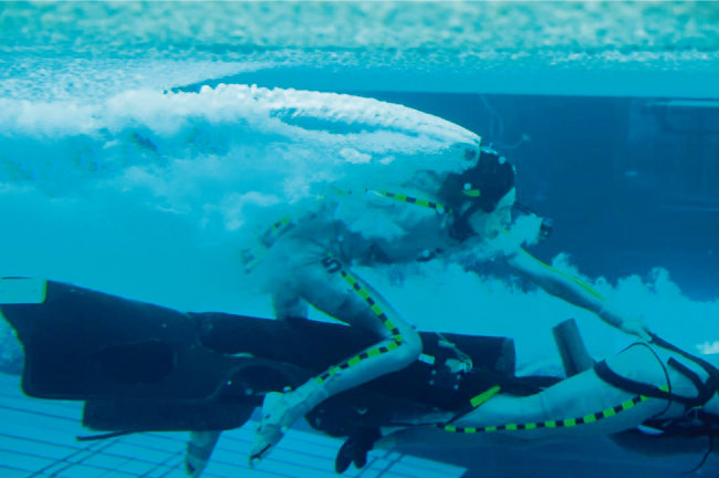Specially designed underwater vehicles transform into sea creatures in the film. [존 랜도 페이스북 ]