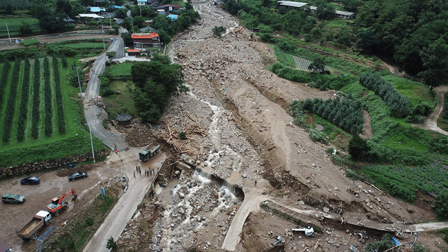 7월 16일 폭우 피해를 입한 경북 예천군 은풍면 일대. [뉴스1]