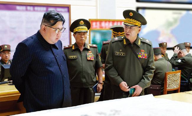 북한군은 8월 29일 김정은 국무위원장 주관 하에 ‘전군지휘훈련’을 시작했다. [뉴스1]