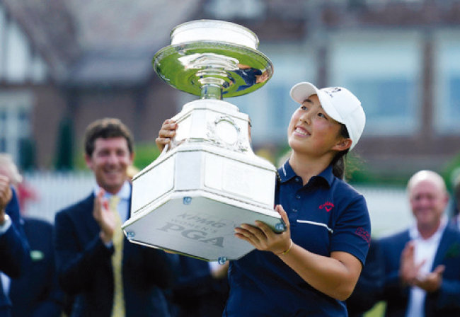 올해 LPGA 투어 2년 차로 2승을 거두며 세계랭킹 1위로 우뚝 선 인뤄닝. 펑샨샨에 이어 중국 선수로는 두 번째로 ‘월드 넘버 1’ 자리를 꿰찬 인뤄닝은 2002년생 신예다. [뉴시스]