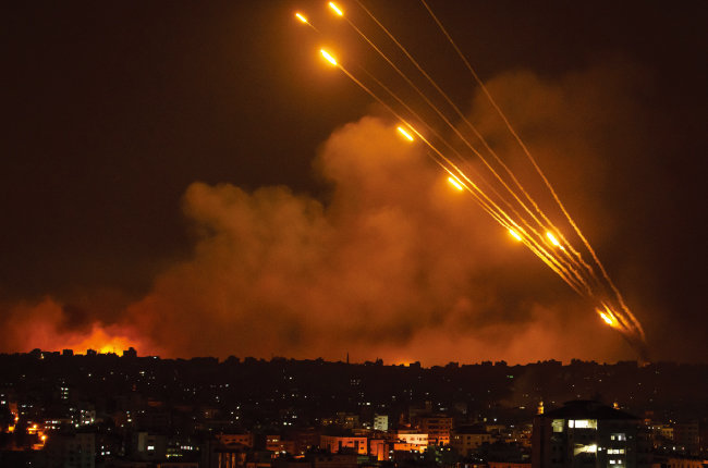 10월 7일(이하 현지 시간) 팔레스타인 무장단체 하마스가 이스라엘에 로켓 공격을 감행했다. [뉴시스]