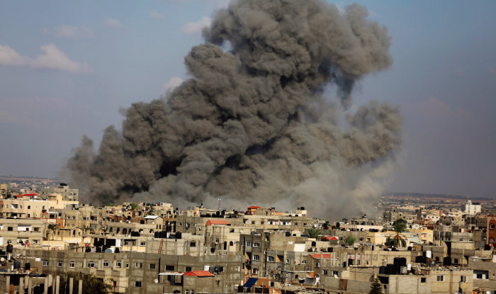 10월 11일 가자지구 일대가 이스라엘군의 공습을 받고 있다. [뉴시스]