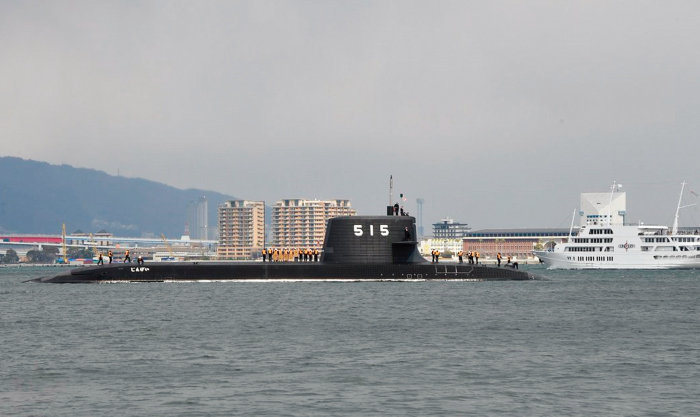 일본 해상자위대의 다이게이급 3번함 진게이함(맨 앞)이 3월 8일 첫 항해에 나서고 있다. [일본 해상자위대 제공]