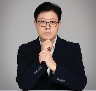 책 ‘5년 후 10배 오를 바이오 기업에 투자하라’를 쓴 이해진 임플바이오리서치 대표. 박해윤 기자