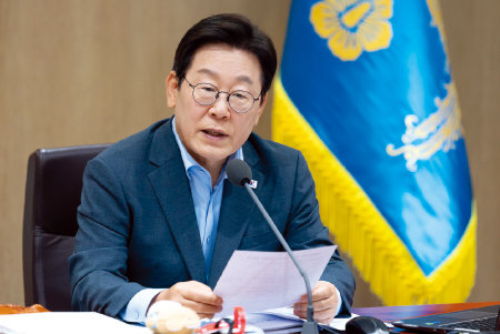 이재명 대통령이 8월 12일 국무회의에서 발언을 하고 있다. 대통령실 제공