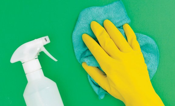  가열 및 산성 물질 첨가로 락스 속 차아염소산나트륨이 염소 기체로 바뀌면 위험할 수 있다. GETTYIMAGES 