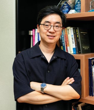 증권사 애널리스트 출신인 채상욱 커넥티드그라운드 대표. 조영철 기자