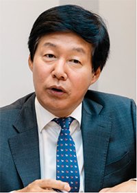 안경덕 고문. 홍태식