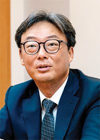 송현석 변호사. 홍태식