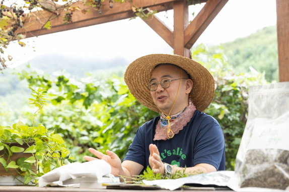 “농촌은 청년에게 무궁무진한 기회의 땅”이라고 말하는 선무영 씨. 이상윤