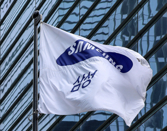 서울 삼성전자 서초사옥에서 회사 깃발이 휘날리고 있다. 동아DB