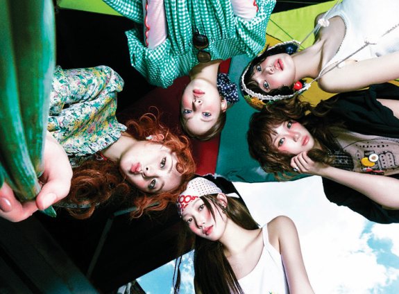 신곡 ‘스파게티’를 발표한 걸그룹 ‘르세라핌’. 쏘스뮤직	제공