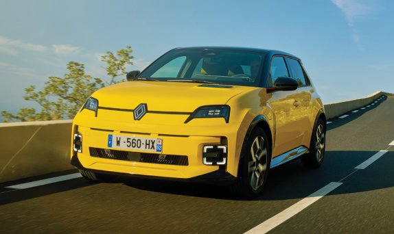 클래식한 디자인과 도심 주행에 적합한 성능으로 유럽시장에서 인기를 끌고 있는 소형 전기차(EV) ‘르노 5 E-테크’. 르노 제공