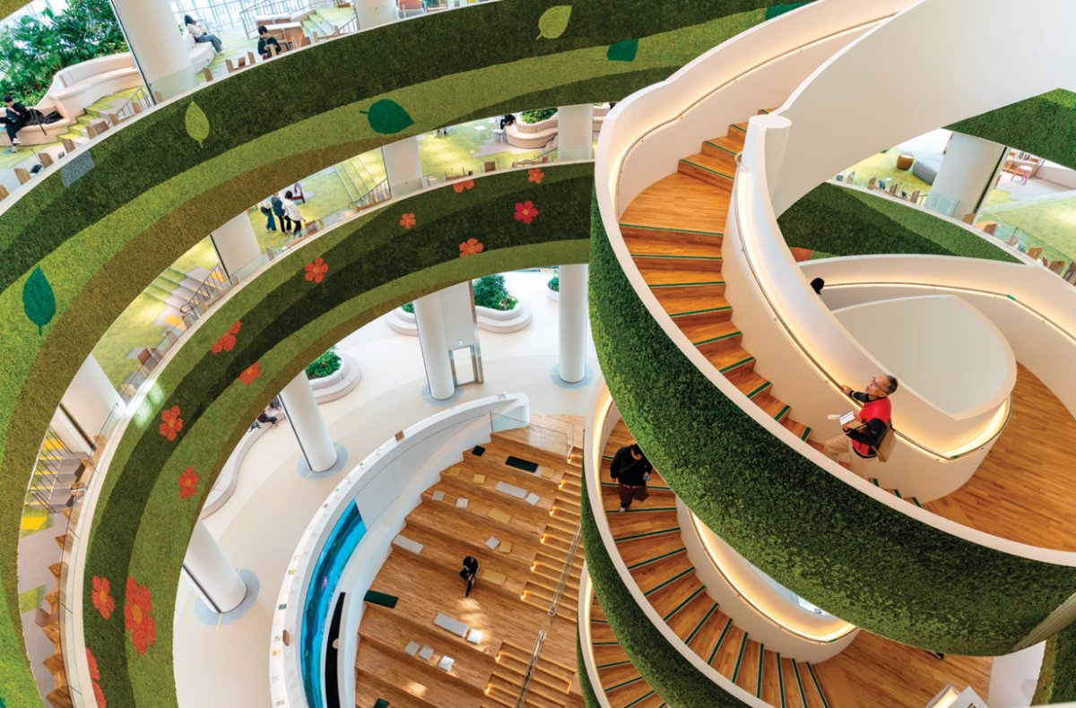 경기도서관 5층에서 바라본 나선형 계단. 홍태식