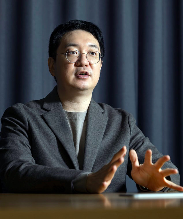 책 ‘한국 주식 5차 파동’을 쓴 김성효 글로벌사이버대 재테크마케팅학과 교수. 조영철 기자