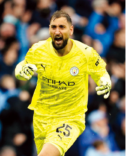 최근 잉글랜드프리미어리그 맨체스터 시티에 합류한 골키퍼 잔루이지 돈나룸마. 돈나룸마 영입은 펩 과르디올라 감독의 지휘 스타일 변화를 상징적으로 보여주는 사례다. 뉴시스