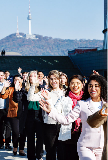 서울 용산 국립중앙박물관을 찾은 83차 방문단. 세계 21개국에서 온 이들은 경복궁, 롯데월드타워 서울스카이 전망대 등 곳곳을 둘러보며 한국 문화와 역사를 체험했다. 조영철 기자