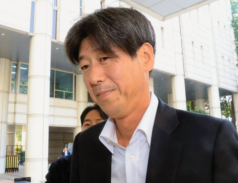 남욱 변호사가 서울 서초구 서울중앙지법에서 열린 1심 선고 공판에 출석하고 있다. 뉴스1