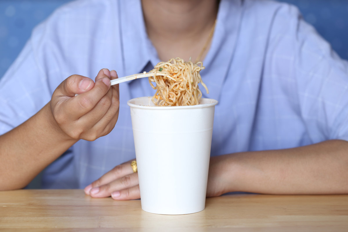 배달음식, 간편식, 초가공식품이 어린이 청소년들의 식탁을 채우면서 영양 결핍 우려가 커지고 있다. GETTYIMAGES