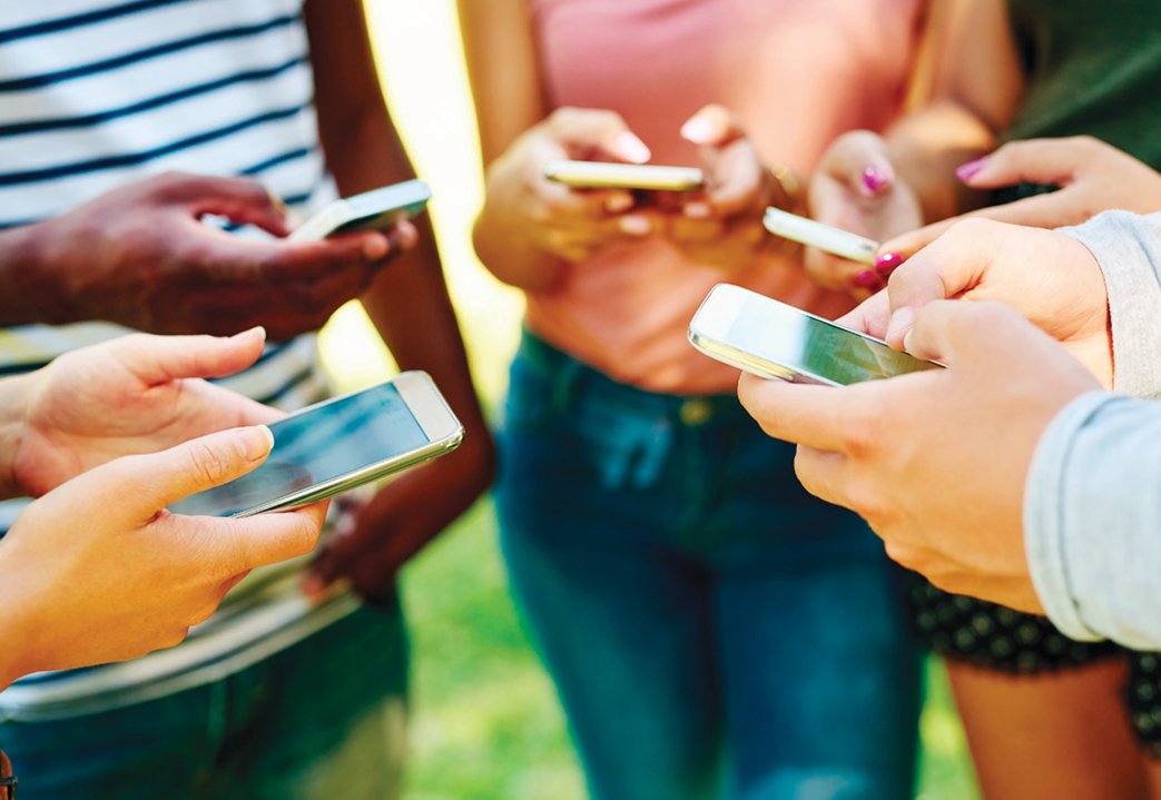 호주가 세계 최초로 16세 미만 청소년의 소셜네트워크서비스(SNS) 사용을 금지하는 조치를 시행했다. GETTYIMAGES