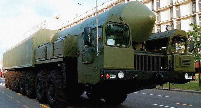 러시아 ‘오레슈니크’ 중거리미사일의 기반이 된 RS-26 ‘루베즈’ 미사일. 뉴시스