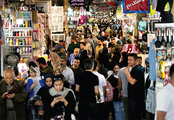 반정부 시위 전, 늘 사람들로 붐볐던 테헤란에 있는 바자르. 뉴시스 
