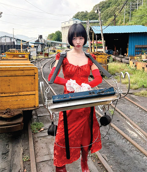 Z세대 사이에서 화제를 모은 DJ 페기굿. 인스타그램 ‘hh__hi’ 계정 캡처