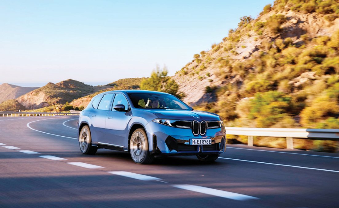설계 혁신과 인공지능(AI) 활용으로 주행거리 805㎞를 달성한 BMW 뉴 iX3. BMW 제공
