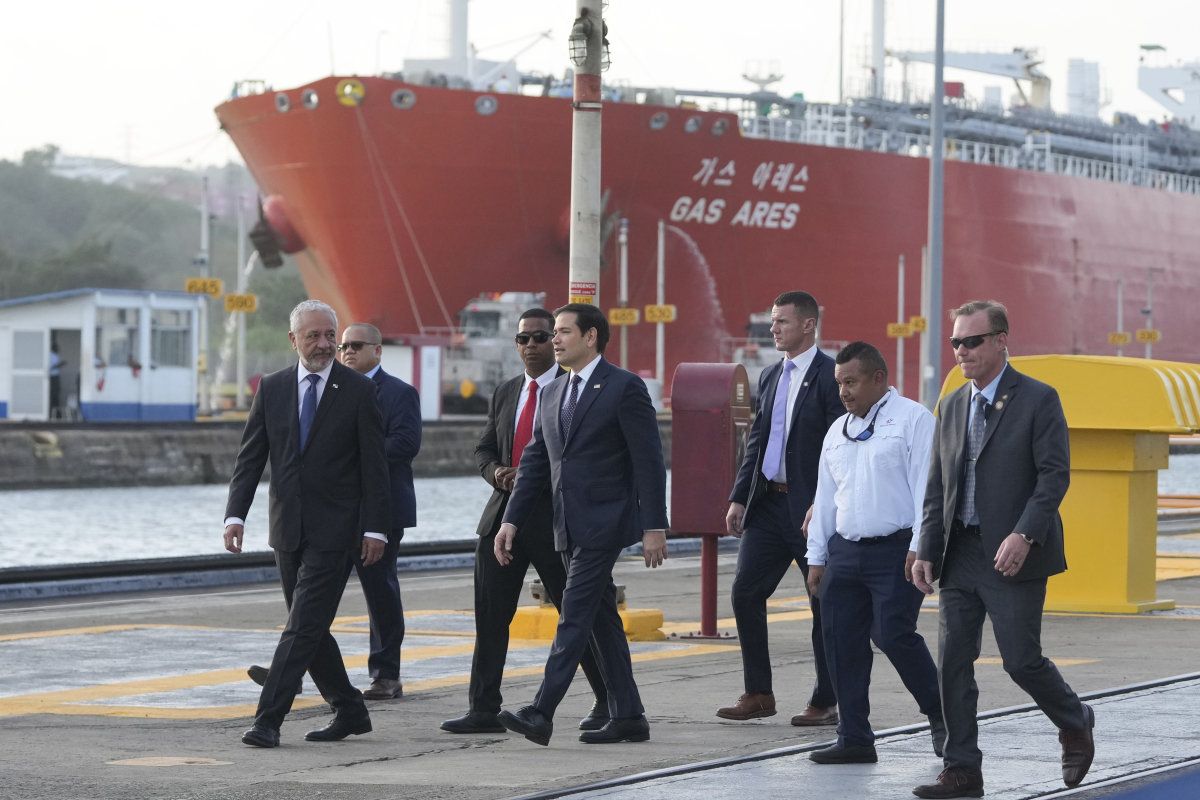 취임 후 첫 해외 방문에 나선 마코 루비오 미국 국무부 장관이 지난해 2월 2일 파나마 운하를 둘러보고 있다. 뉴시스