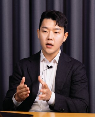 ‘절대 실패 없는 달러 투자’를 쓴 김정훈 작가. 이상윤
