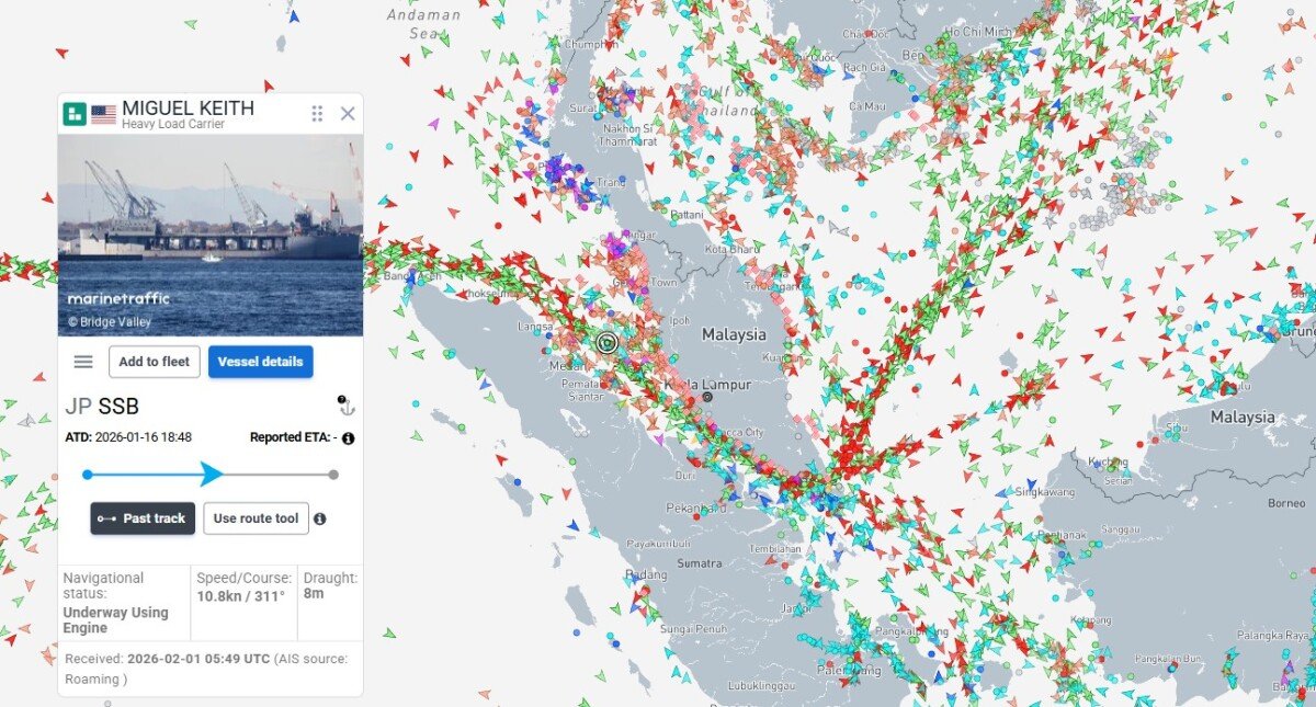 2월 1일(현지 시간) ESB 미겔 키스가 말라카해협을 통과한 경로가 표시된 선박 운항 정보 사이트.  마린 트래픽 캡처