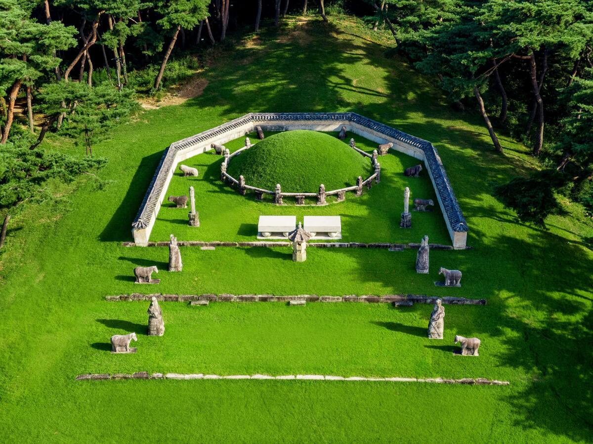 세종대왕이 영면한 경기 여주시 영릉. ‘왕릉 중 제일’로 평가되는 풍수 명당이다. 궁능유적본부 제공