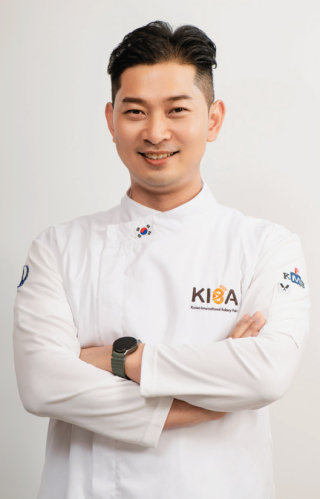 제빵 월드컵 ‘쿠프 뒤 몽드 드 라 불랑주리(Coupe du Monde de la Boulangerie)’에서 우승한 황석용 ‘성수베이킹스튜디오’ 대표. 황석용 제공