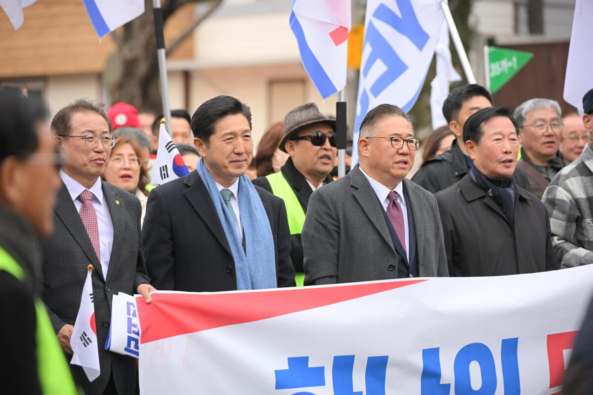 ‘3·1 광화문 원코리아범국민대회’ 참가자들이 거리를 행진하고 있다. 원코리아범국민연대 제공