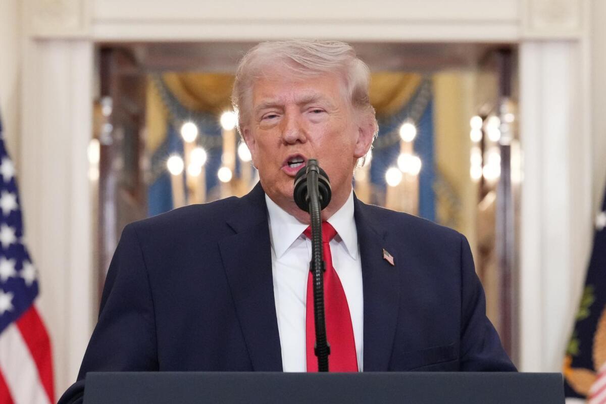 도널드 트럼프 미국 대통령이 4월 1일(현지 시간) 워싱턴DC 백악관 크로스홀에서 이란 전쟁과 관련해 대국민 연설을 하고 있다. 뉴시스