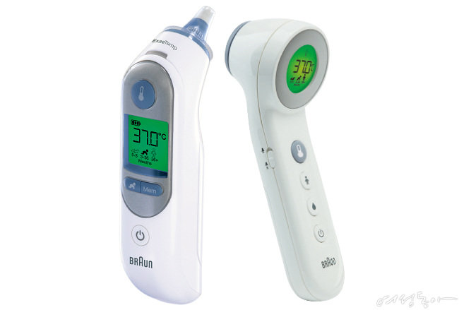 귀적외선체온계 IRT6520(왼쪽). 피부적외선체온계 BNT400