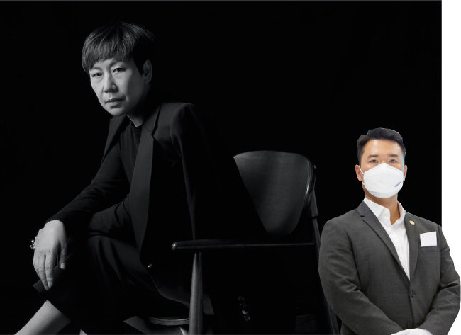 세계적 명성의 패션 디자이너 우영미 ㈜솔리드 대표(왼쪽)와 코오롱가(家) 4세인 이규호 코오롱글로벌 자동차부문 부사장.