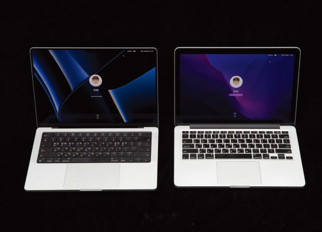 6년간 사용한 ‘맥북프로 Early 2015’(오른쪽)을 떠나보내고 맥북프로 14인치 모델을 구입했다.