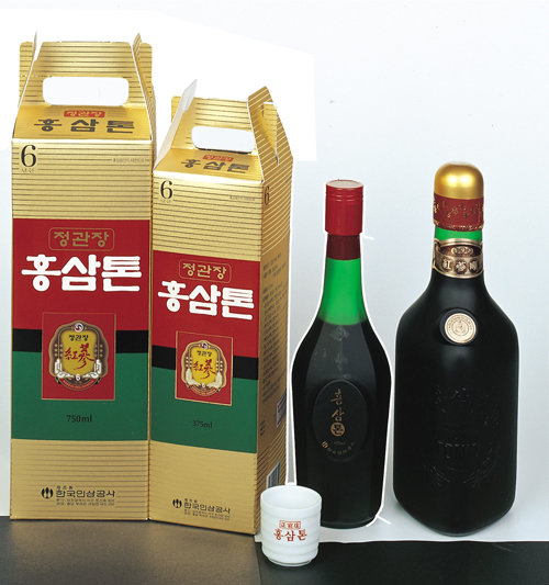  1993년 첫 출시된 홍삼톤. 당시에는 병에 담겨 판매됐다. 