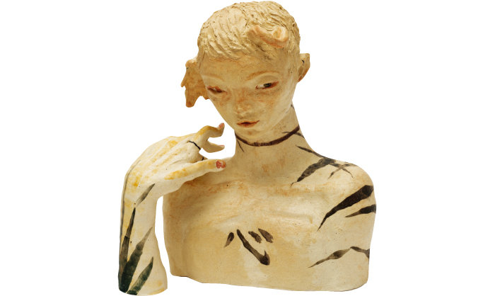 그림 속 아바타를 실제 형상으로 재현한 자기 조형 작업. ‘ㄱㄱ’, 48x36x45cm, 2023.