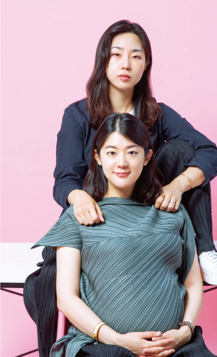 6월 29일 레즈비언 커플 김세연(위) 씨와 김규진 씨는 임신 소식을 SNS를 통해 공개했다.