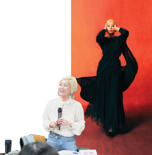 관록의 배우, 이혜영은 2012년 ‘헤다 가블러’로 각종 연극상 여우주연상을 휩쓴 바 있다.