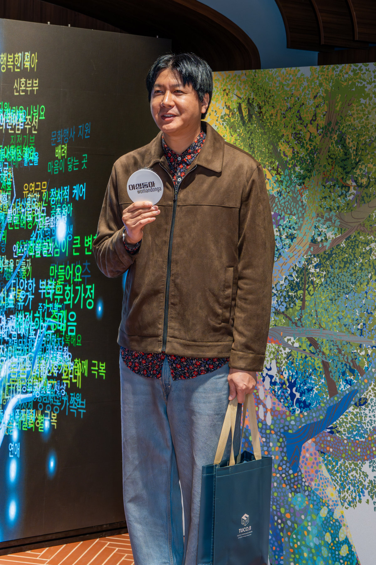 지난해 딸을 얻은 배우 겸 모델 김승현도 아내 장정윤 씨와 함께 행사장을 찾았다.