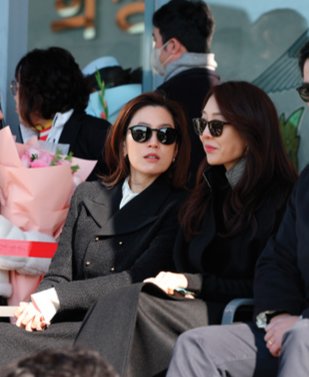 임관식을 참관하는 임세령 부회장과 임상민 부사장.