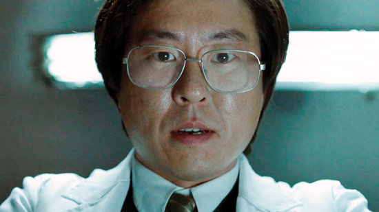 영화 ‘1987’에서 ‘오연상’ 역을 맡으며 매체 연기를 본격적으로 시작했다.