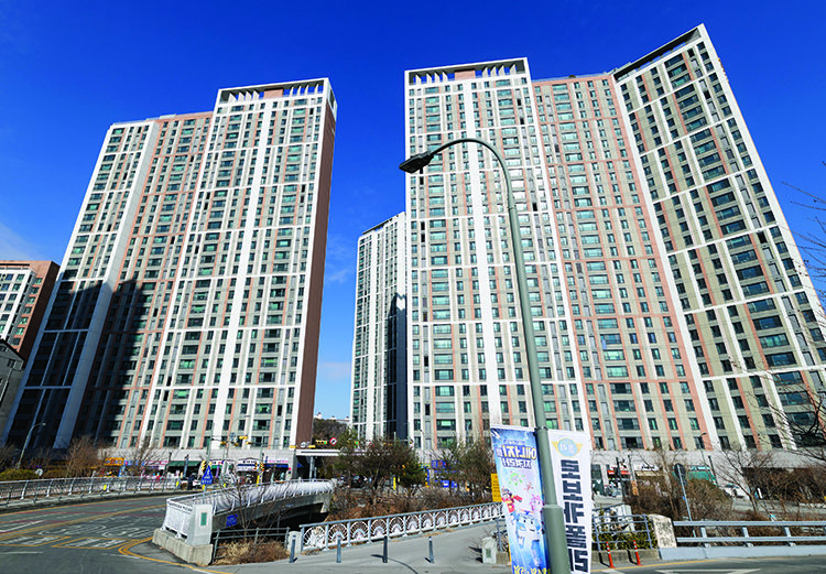 신축인 이편한세상수지.