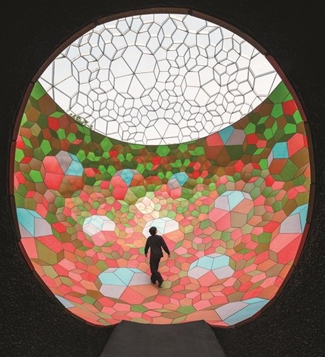 올라퍼 엘리아슨의 ‘숨결의 지구’.