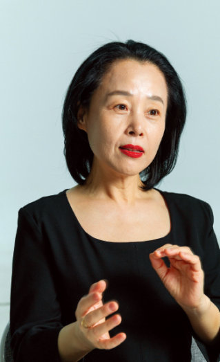 퀴니 원장은 “나쁜 운을 완전히 바꿀 수는 없지만, 잘 웃기만 해도 관상은 좋은 방향으로 변화한다”고 말한다. 