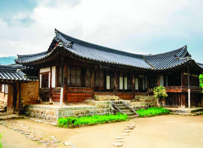 ‘미스터 션샤인’에서 고애신의 집으로 나왔던 일두고택. 소박하고 단아한 사대부가의 품격이 느껴진다.