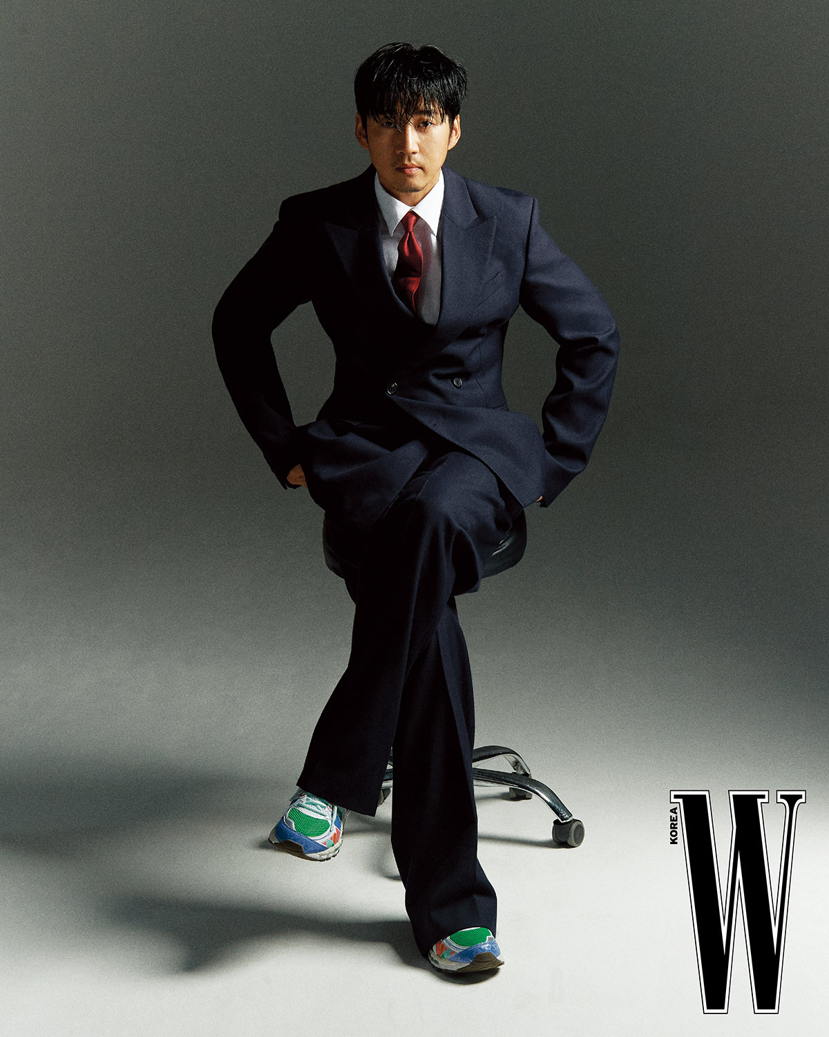 Actor Yoon Kye-sang‘s colorful charm. Photo = Magazine ‘W Korea’